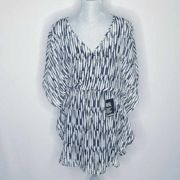Express Tops - Express Dress NWT V-Neck Short Sleeve Small (Y8)